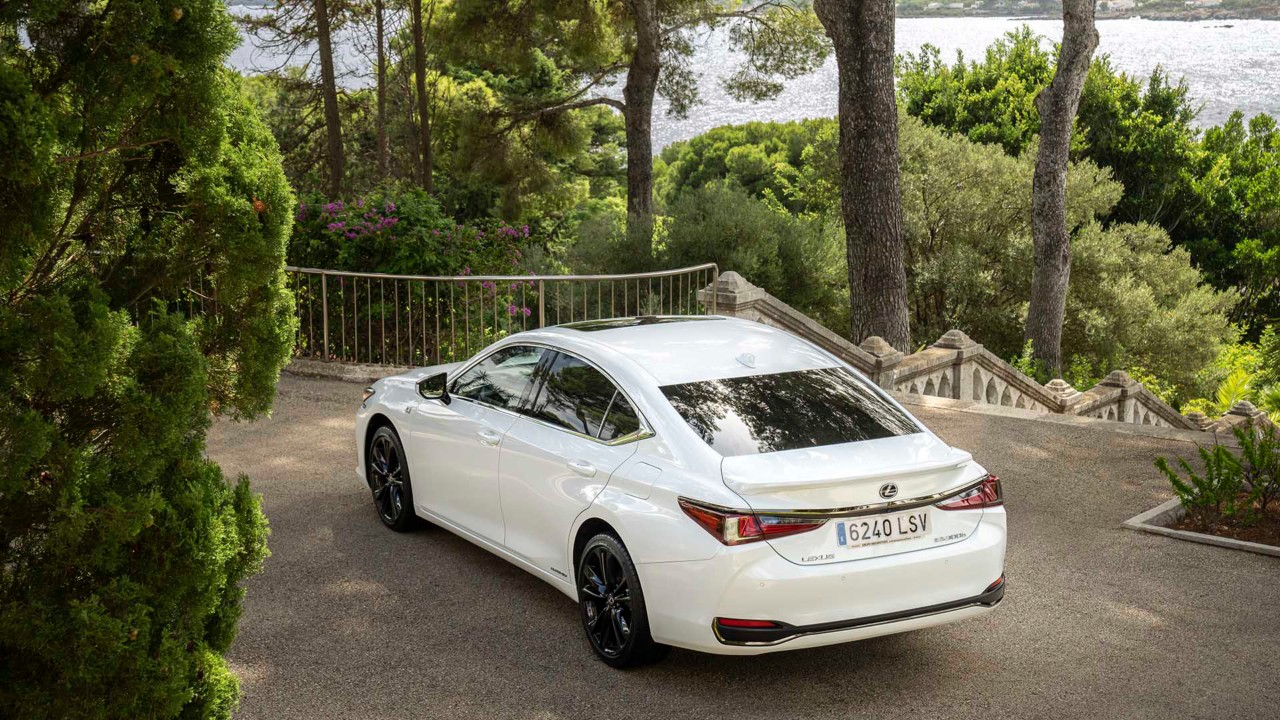 lexus es