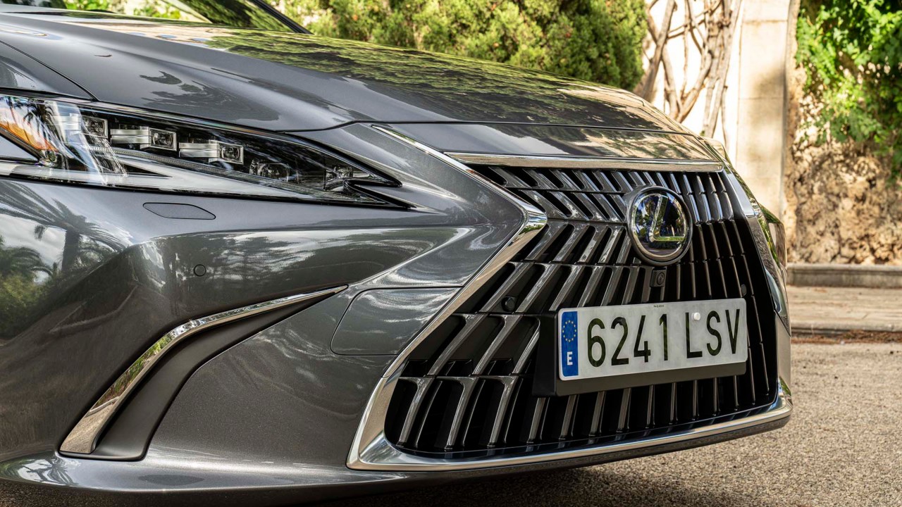 lexus es
