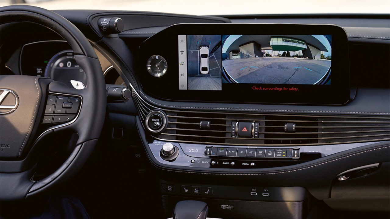 Lexus LS centre console